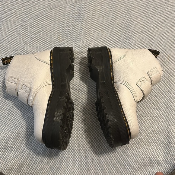 Dr.Martens Devon Heart Leather Platform Boots - Picture 8 of 10